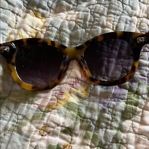 Kensie Tortoiseshell Sunglasses in Original Clamshell Case Cat-Eye Style